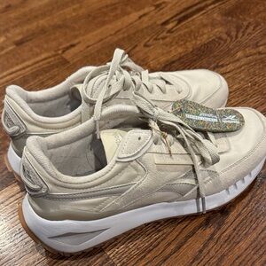 NWT Reebok Galaxy 10 Sneakers Size 8.5 Comfort Footbed by Ortholite